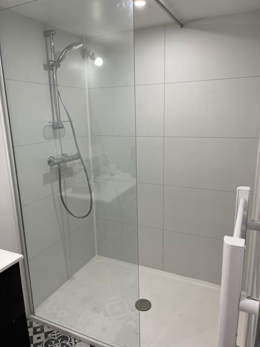 Appart 2 Pieces 35M2,Centre Ville, Parking Gratuit Бурж Экстерьер фото